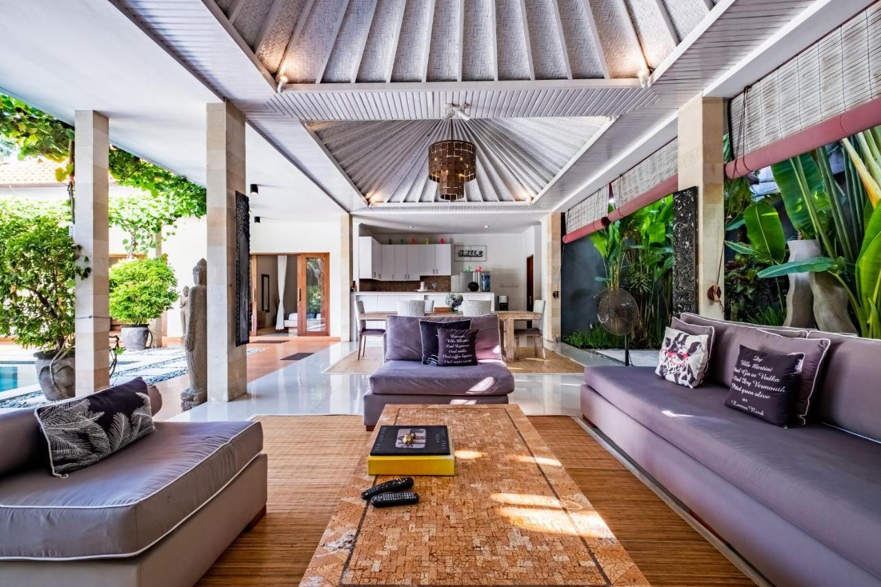 Central Seminyak Villa Martini Exterior photo